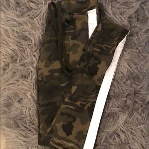 Camouflage long ripped pants